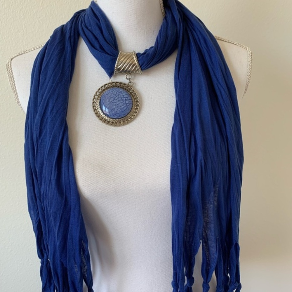 Elegant Blue Scarf Necklace
